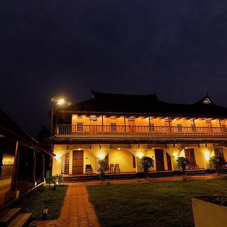 Kumarakom Heritage Resort กัตตะยัม ภายนอก รูปภาพ