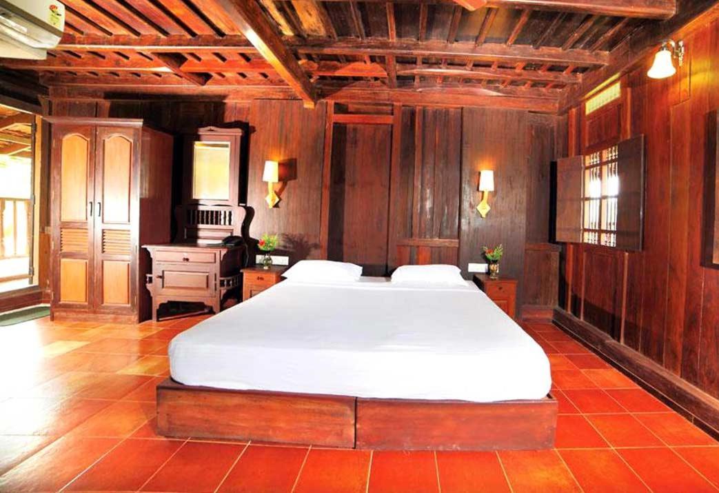 Kumarakom Heritage Resort กัตตะยัม ภายนอก รูปภาพ