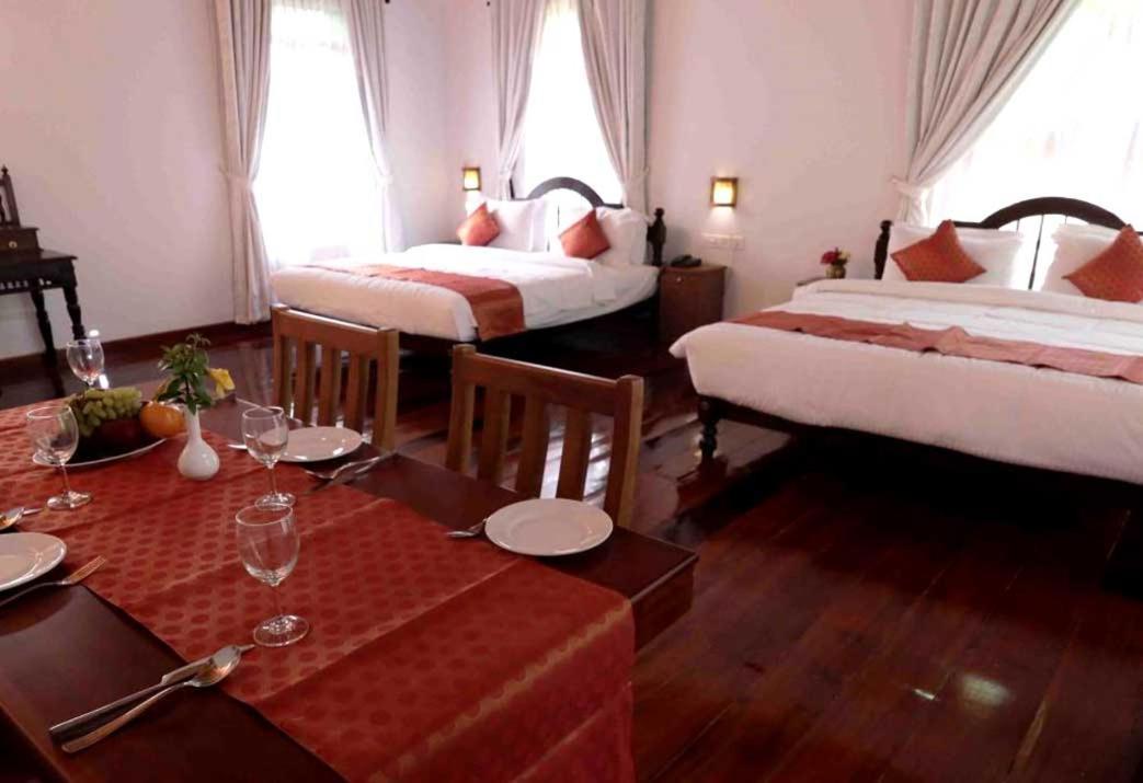 Kumarakom Heritage Resort กัตตะยัม ภายนอก รูปภาพ