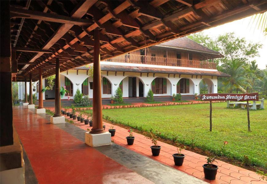 Kumarakom Heritage Resort กัตตะยัม ภายนอก รูปภาพ