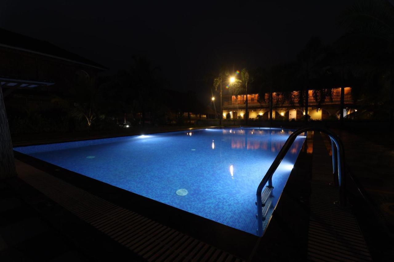 Kumarakom Heritage Resort กัตตะยัม ภายนอก รูปภาพ