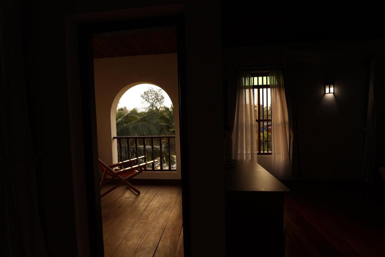 Kumarakom Heritage Resort กัตตะยัม ภายนอก รูปภาพ