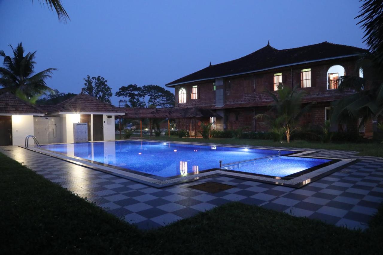 Kumarakom Heritage Resort กัตตะยัม ภายนอก รูปภาพ